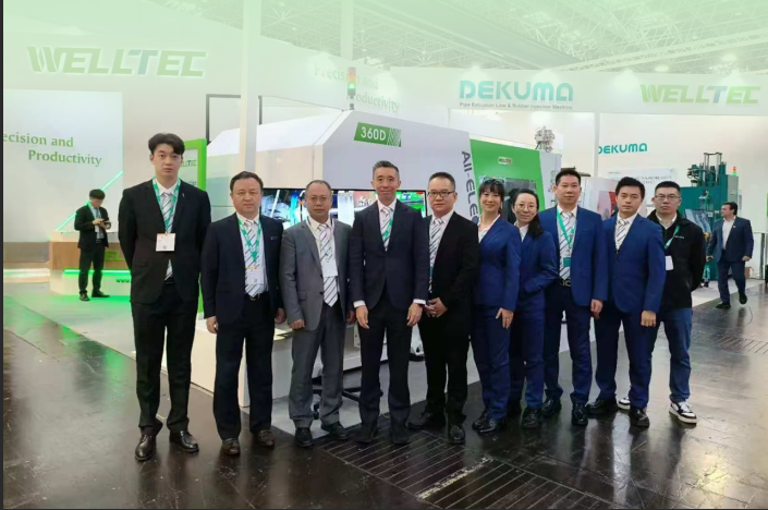 K 2025 完美落幕，華大機(jī)械攜創(chuàng)新技術(shù)贏(yíng)得全球客戶(hù)贊譽(yù)！